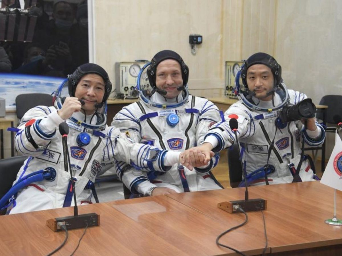 Soyuz japanese billionaire ISS